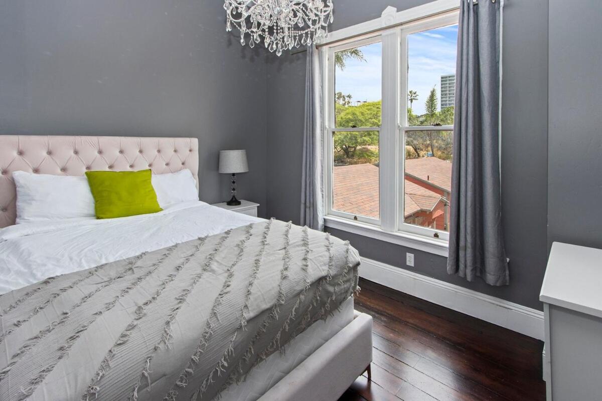 1900's Victorian Sleeps 22 8bdrm 3bath San Diego